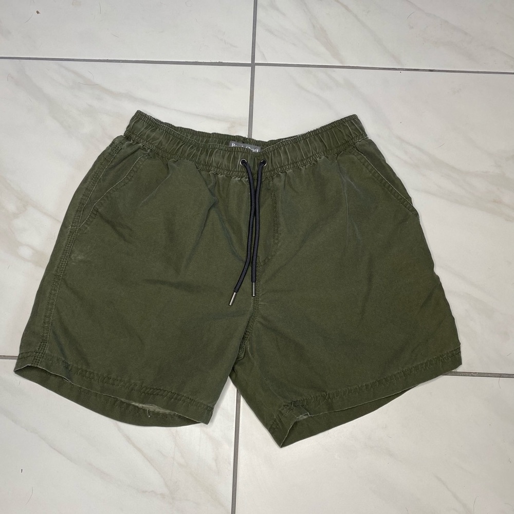 Cotton On Army Green Swim Shorts

Waist Medium 32